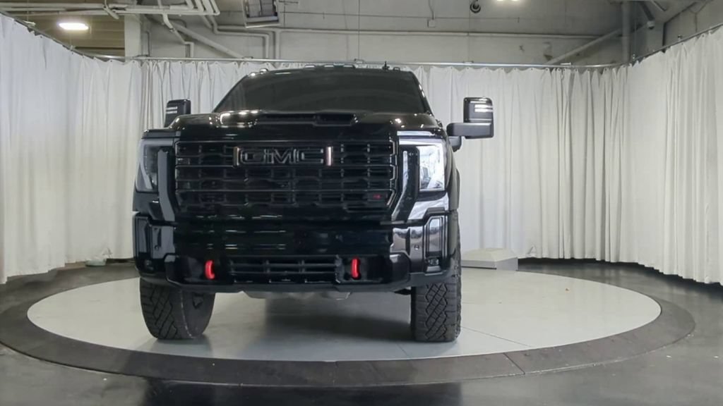 Used 2025 GMC Sierra 2500 AT4X AWD/4WD image 3