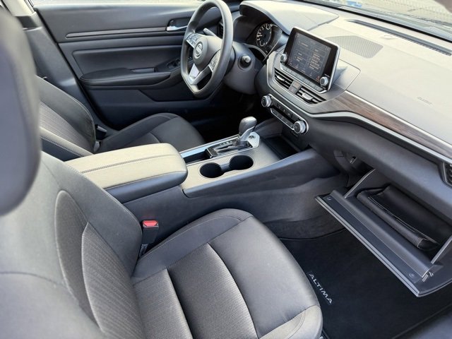 Used 2025 Nissan Altima 2.5 SV image 35