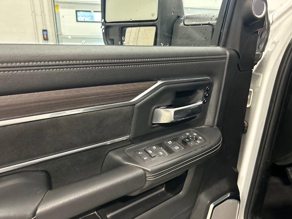 New 2025 RAM 2500 Laramie AWD/4WD image 14