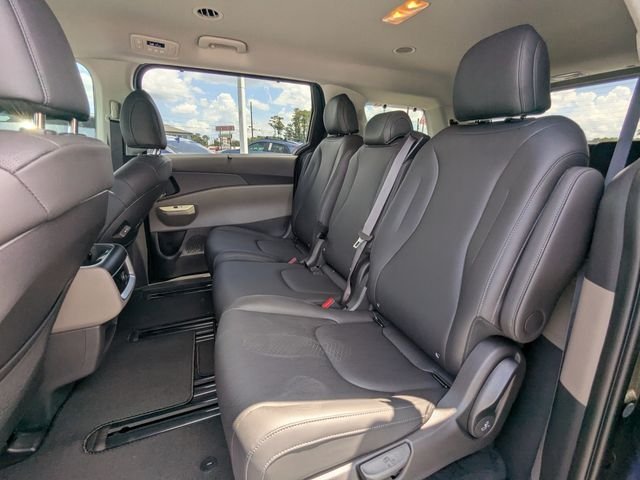 New 2026 Kia Carnival EX FWD image 17