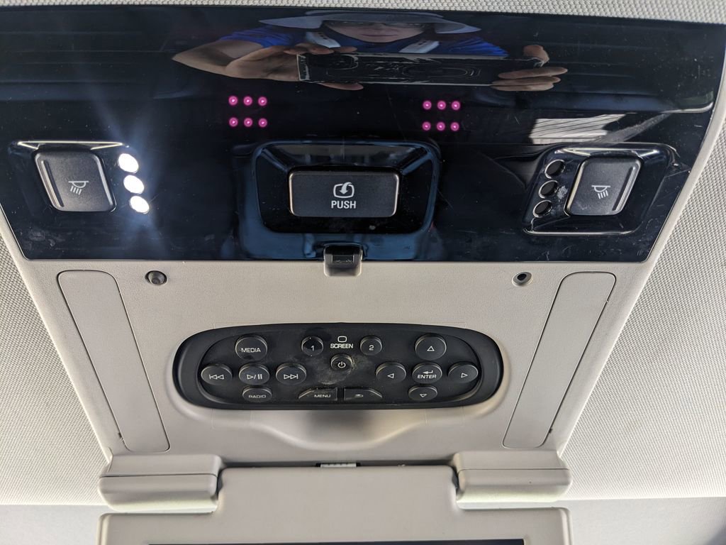 Used 2019 GMC Yukon SLT w/ Open Road Package RWD image 38