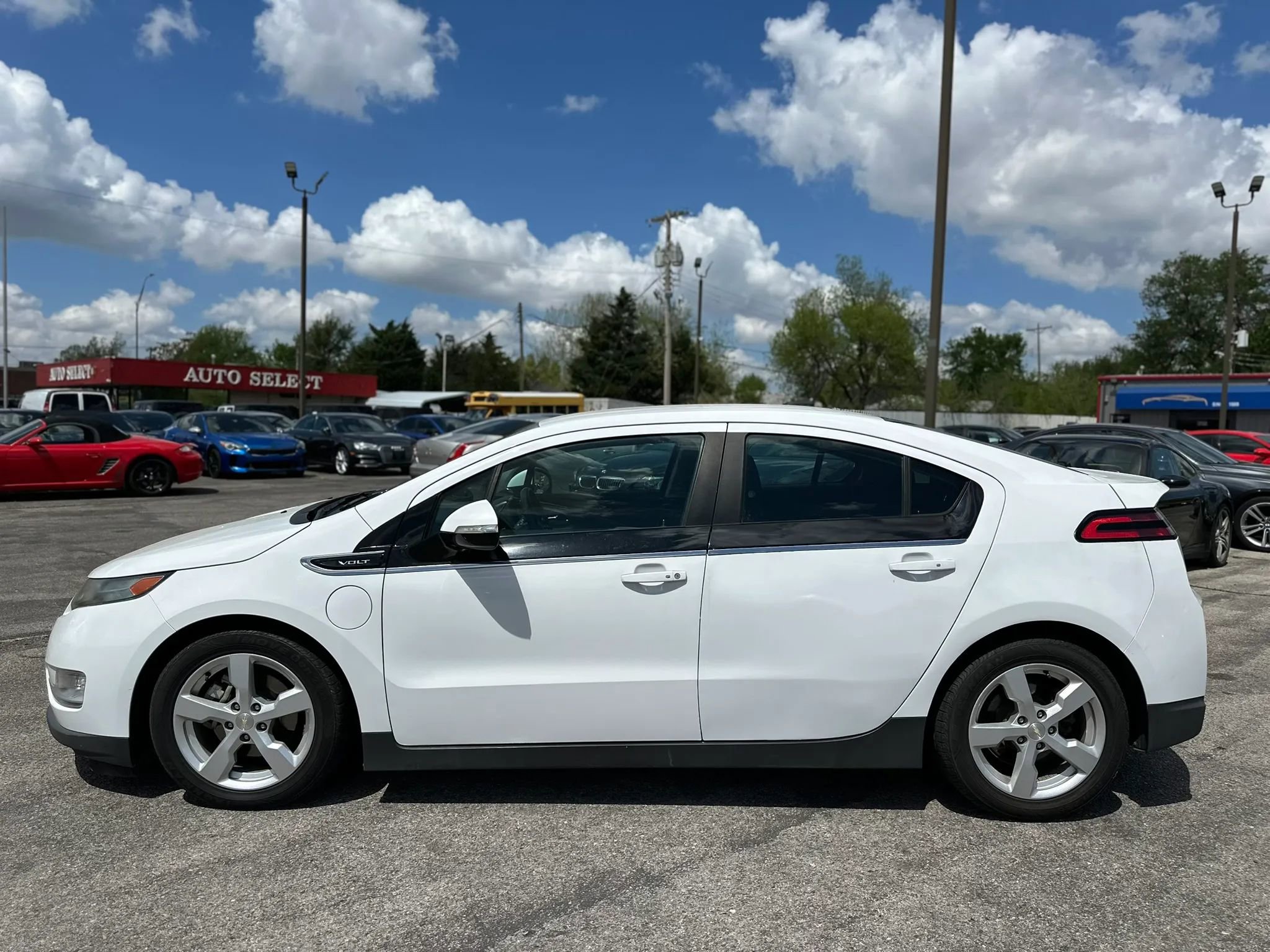 Used 2014 Chevrolet Volt FWD image 9