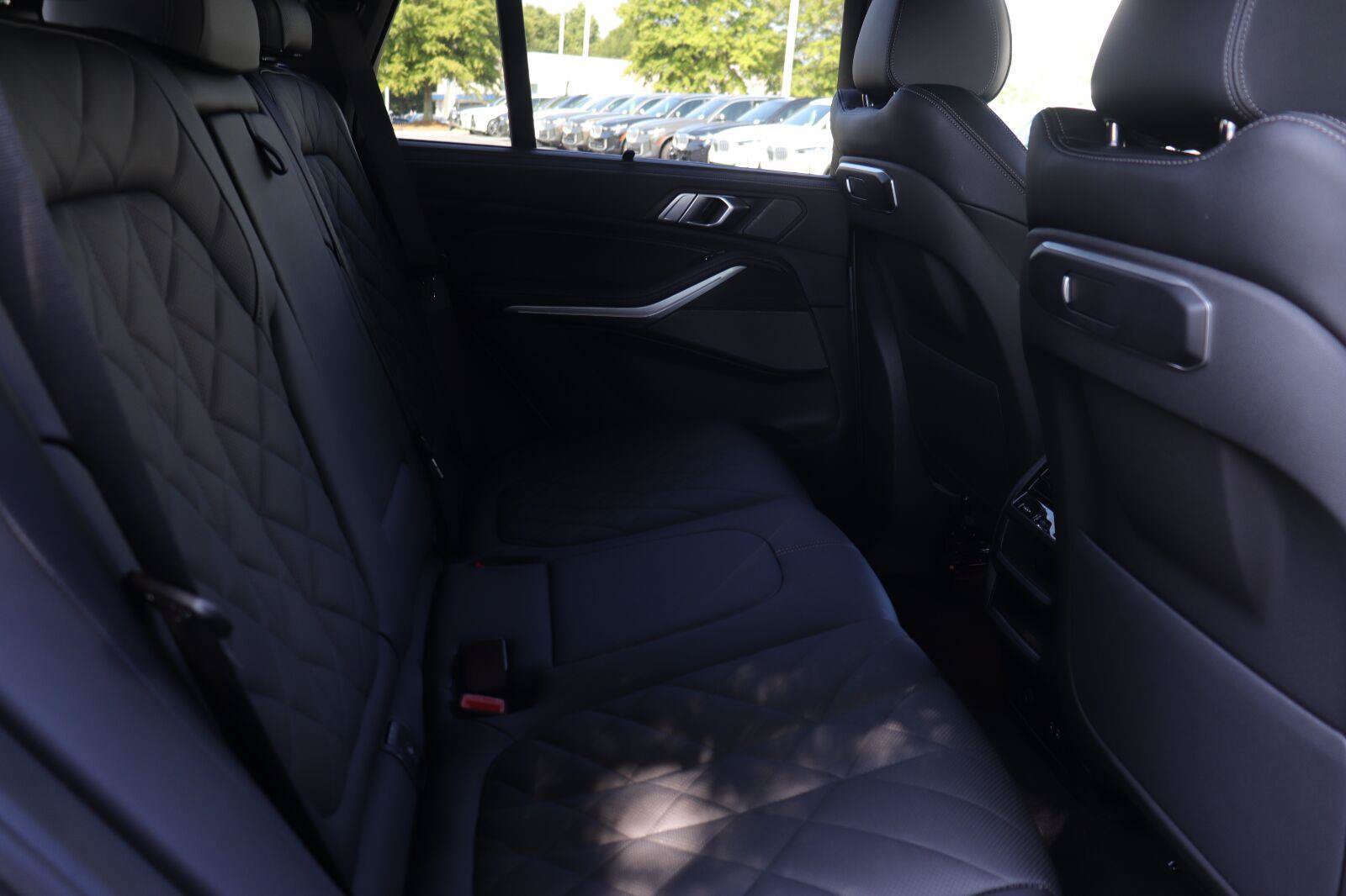 Used 2024 BMW X5 sDrive40i w/ Premium Package RWD image 22