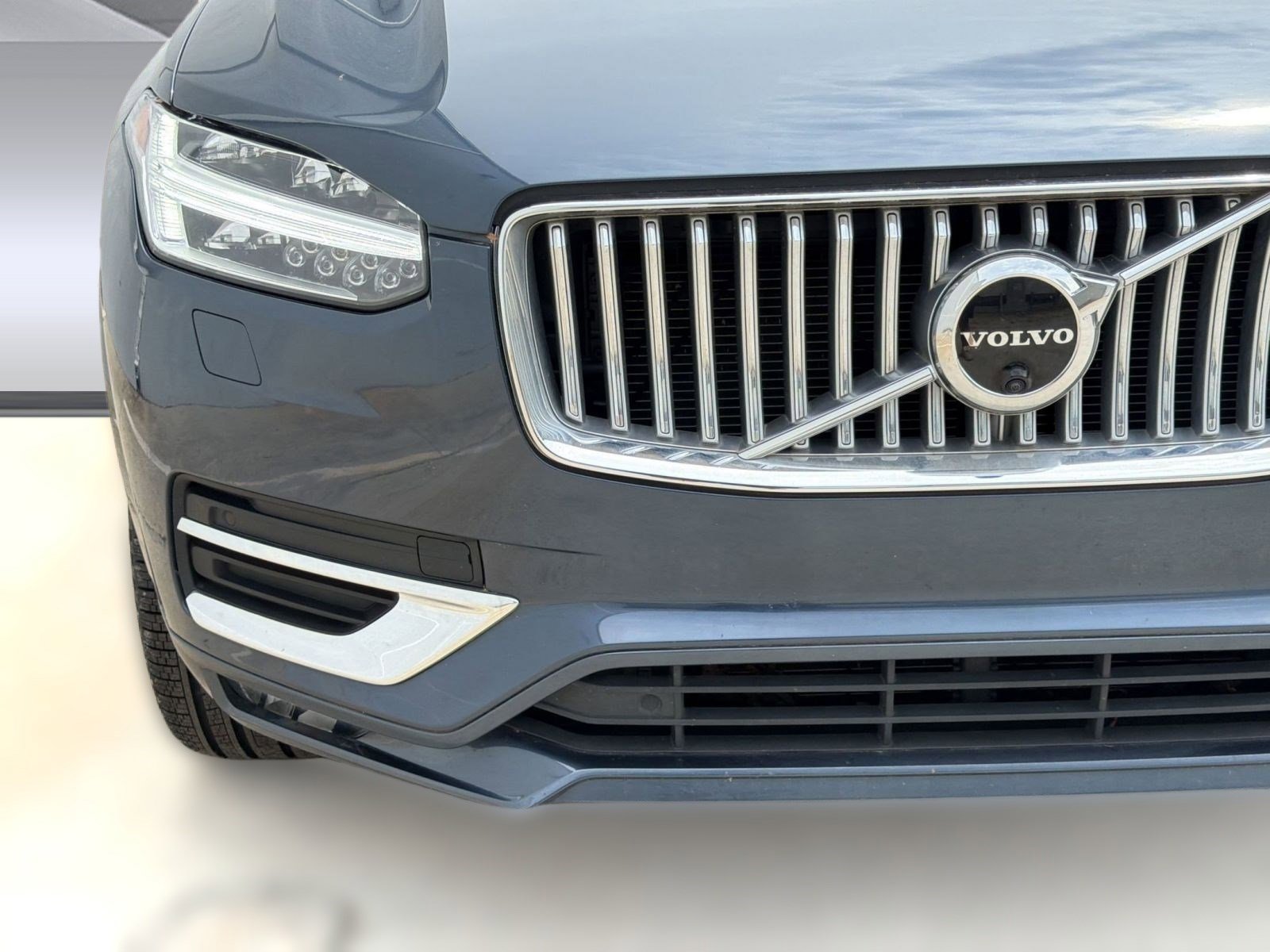 Certified 2023 Volvo XC90 B6 Ultimate w/ Protection Package Premier AWD/4WD image 11