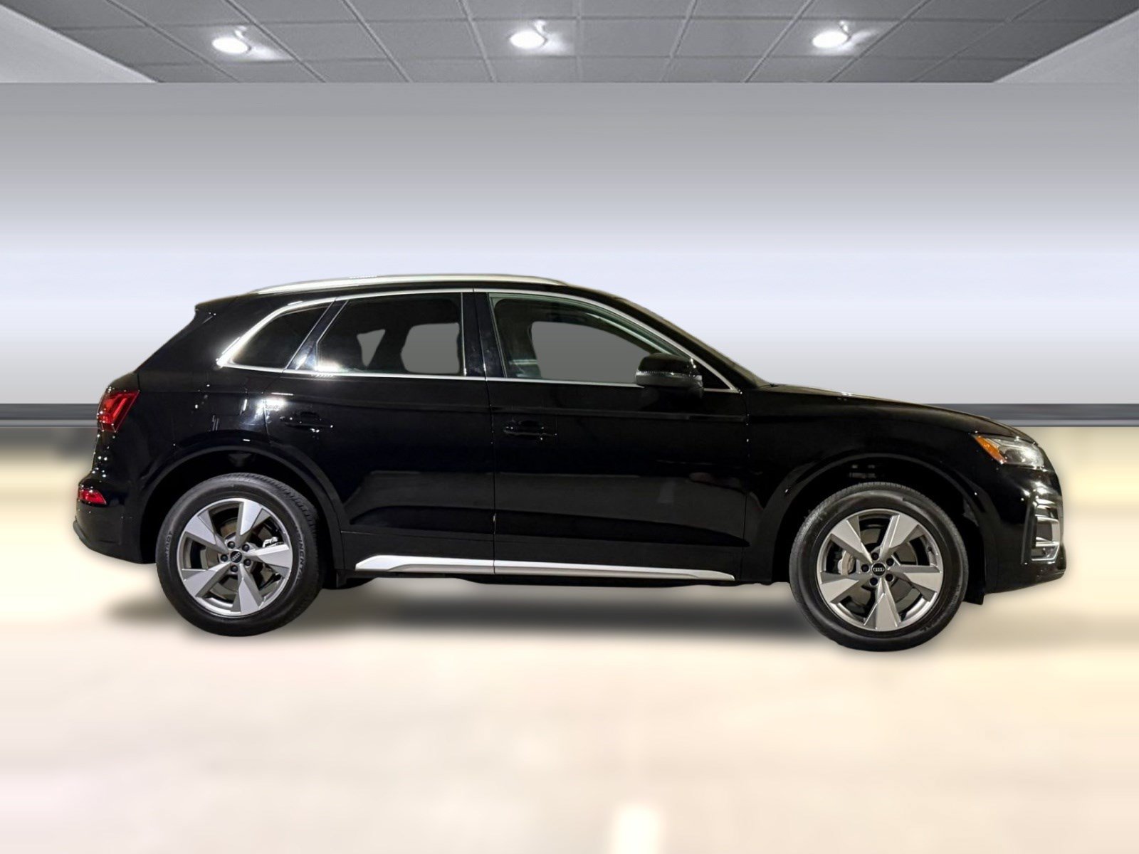 Used 2023 Audi Q5 2.0T Premium w/ Convenience Package AWD/4WD image 8