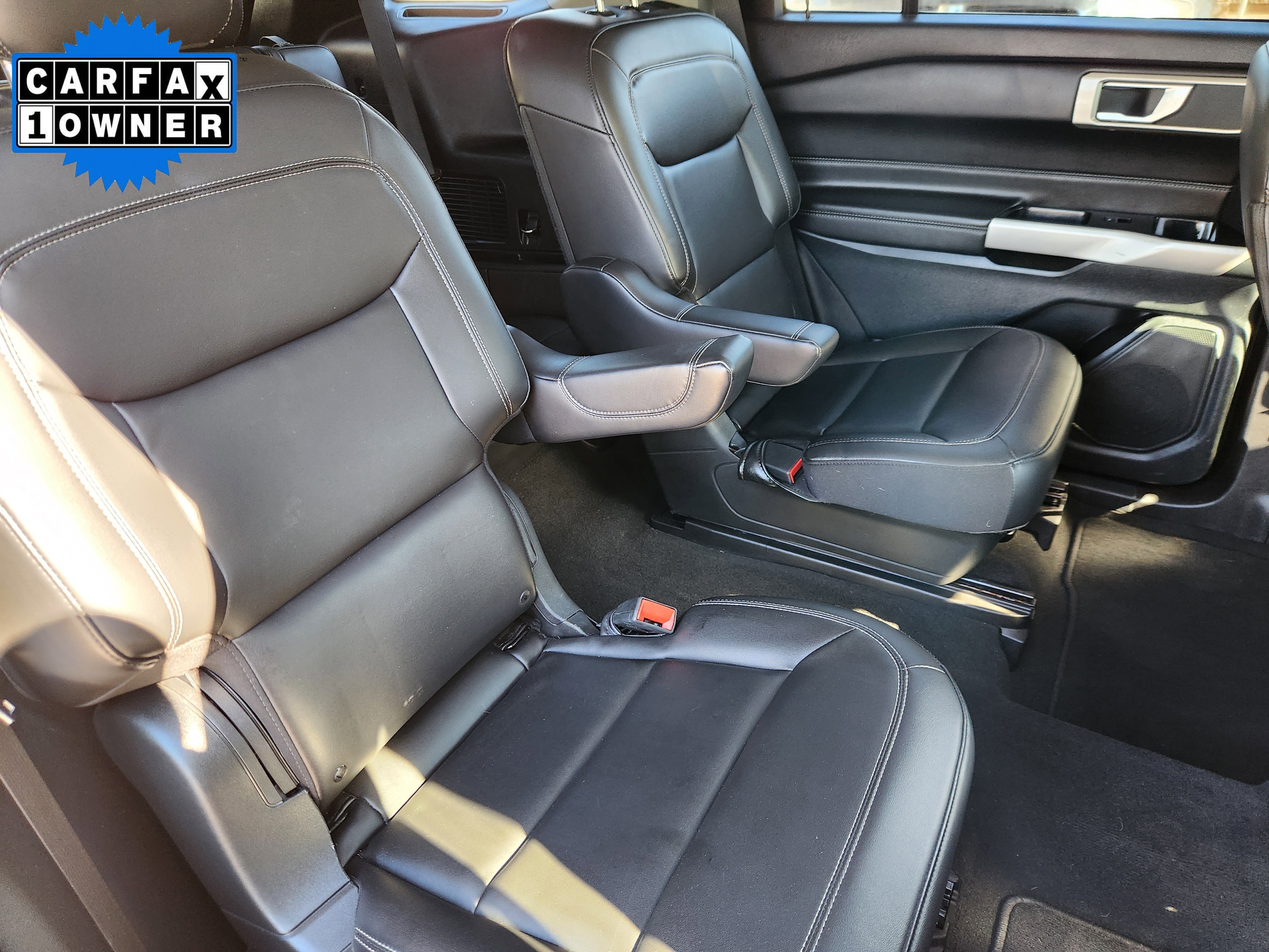 Used 2022 Ford Explorer XLT w/ Equipment Group 202A image 18