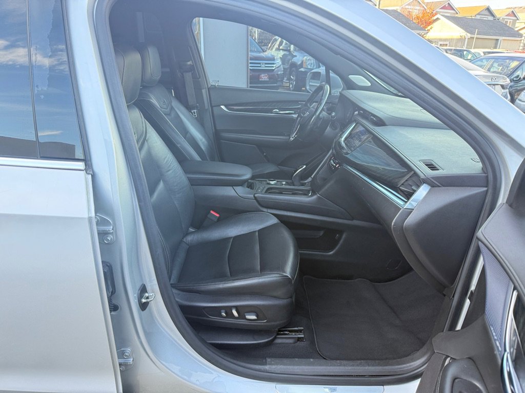 Used 2020 Cadillac XT6 Premium Luxury image 18