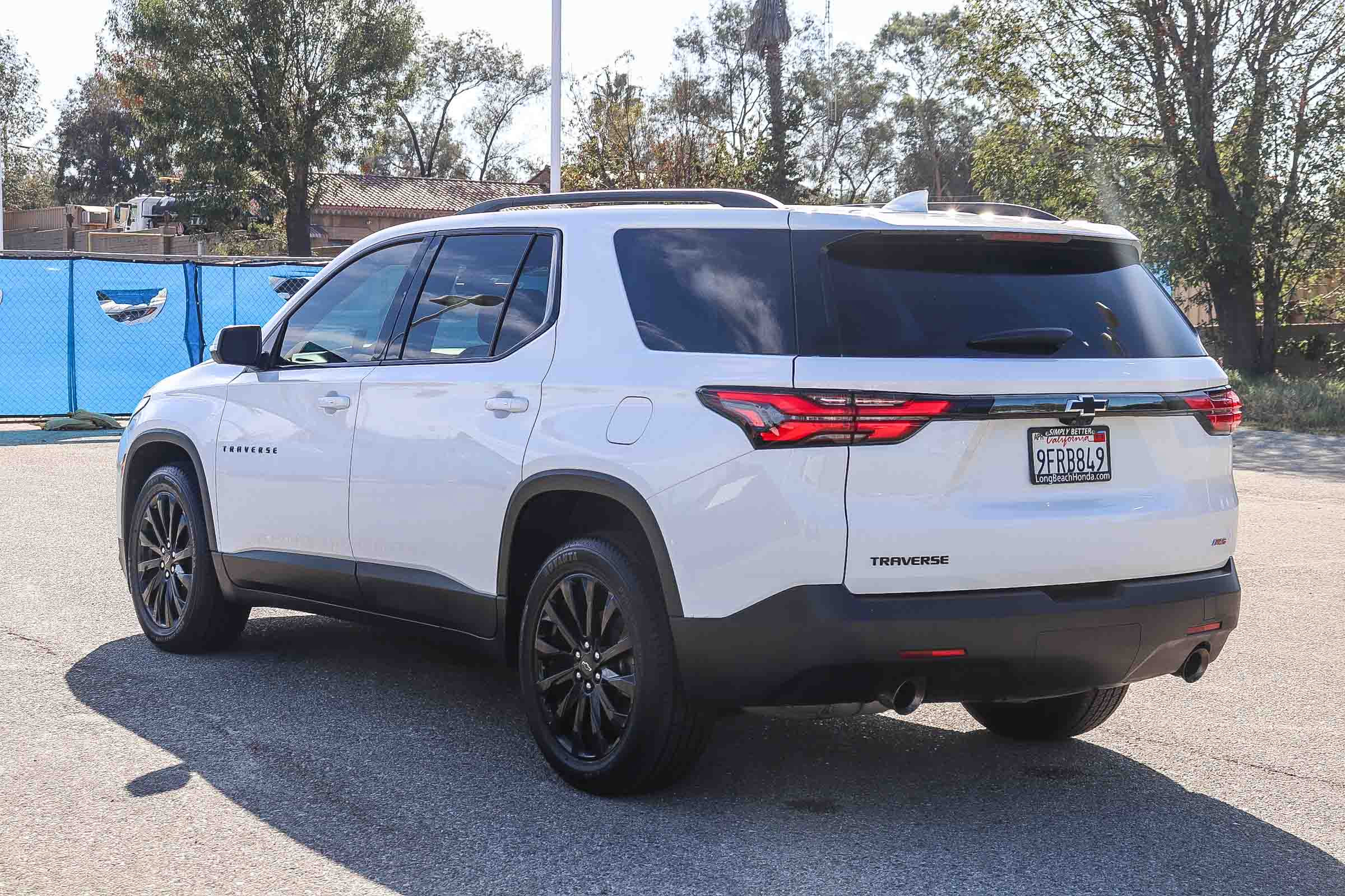 Used 2023 Chevrolet Traverse RS w/ LPO, Cargo Package image 7