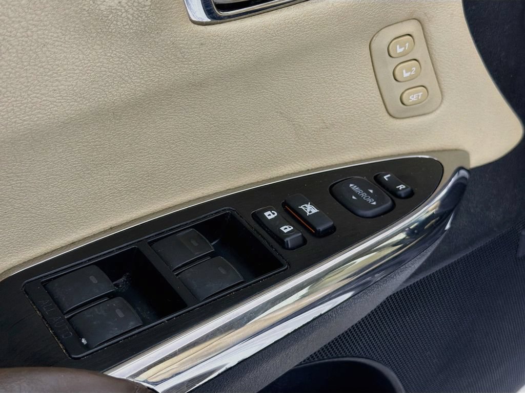 Used 2018 Toyota Avalon Limited w/ Carpet Mat Package FWD image 20