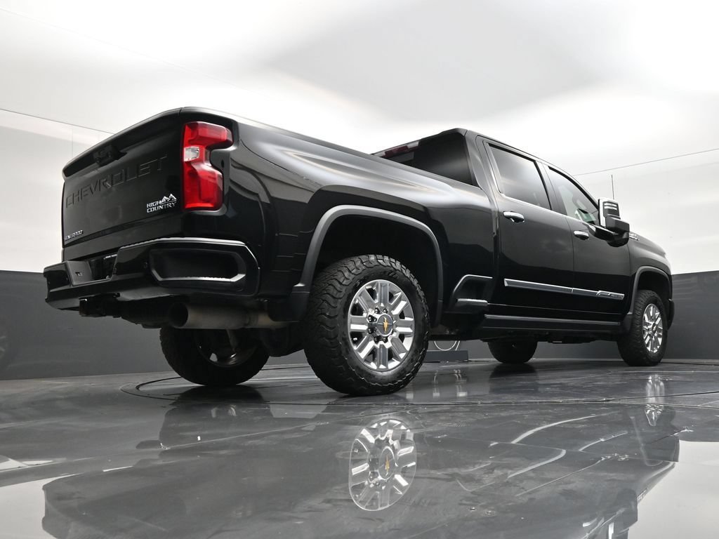 Used 2024 Chevrolet Silverado 2500 High Country w/ High Country Premium Package AWD/4WD image 21