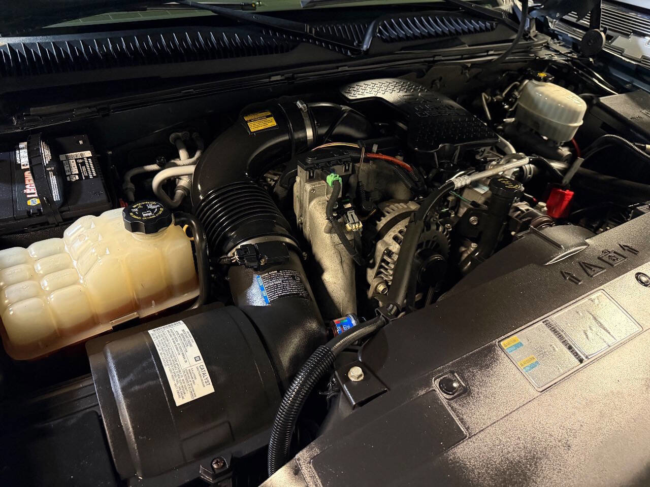 Used 2007 Chevrolet Silverado 2500 LT w/ Heavy-Duty Power Package image 46