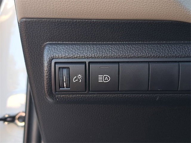 Used 2022 Toyota Corolla LE image 23