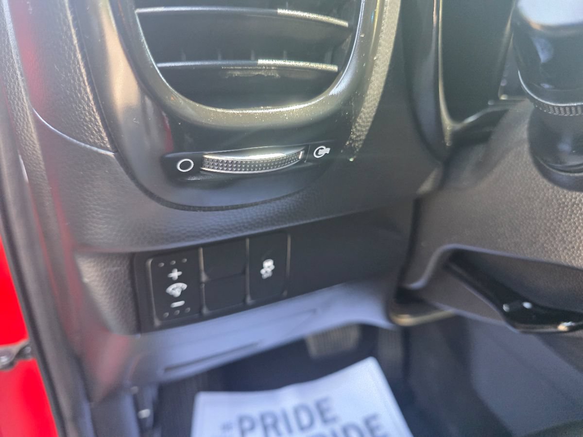 Used 2016 Kia Soul + FWD image 21