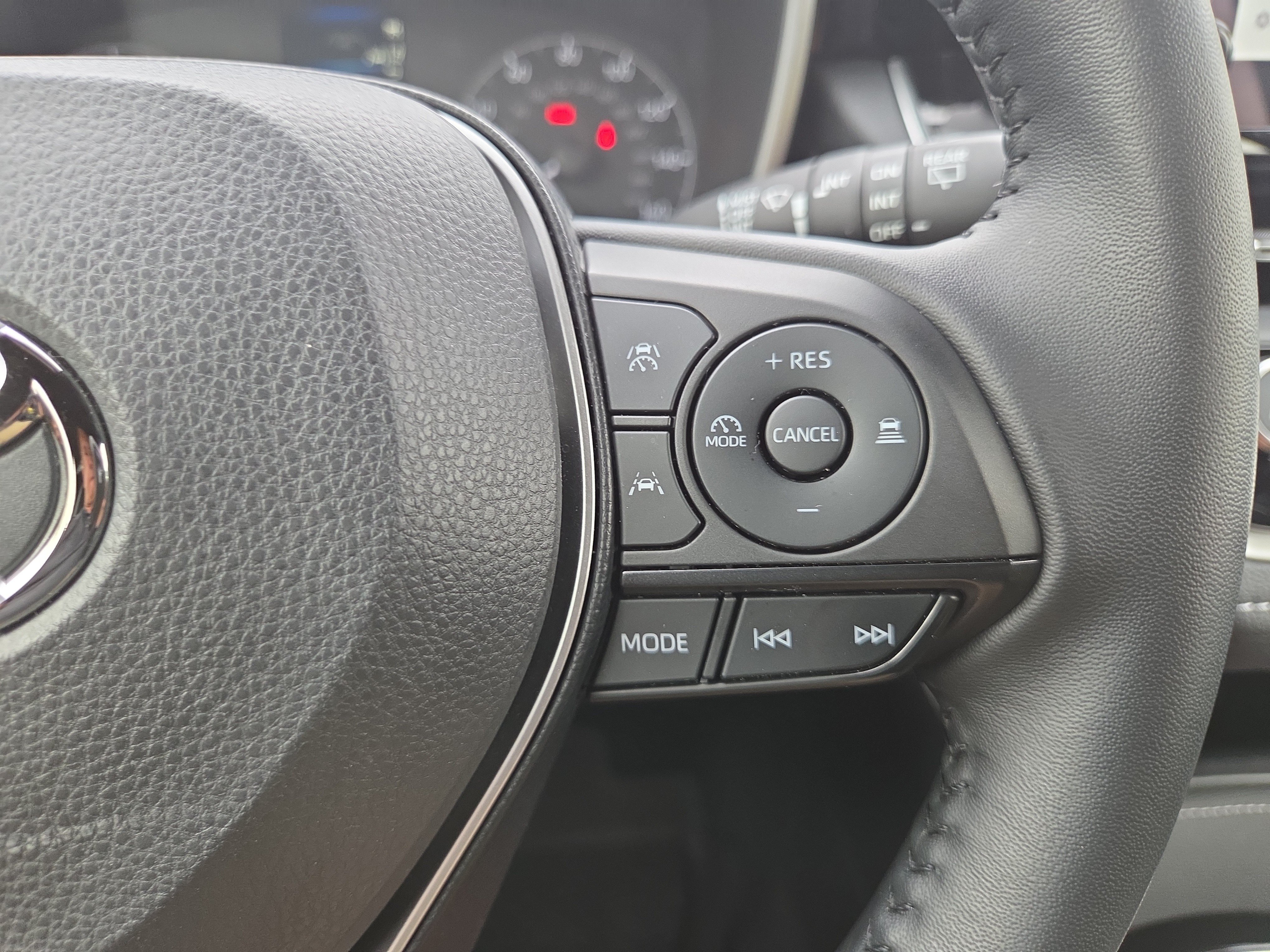 Certified 2025 Toyota Corolla SE FWD image 23