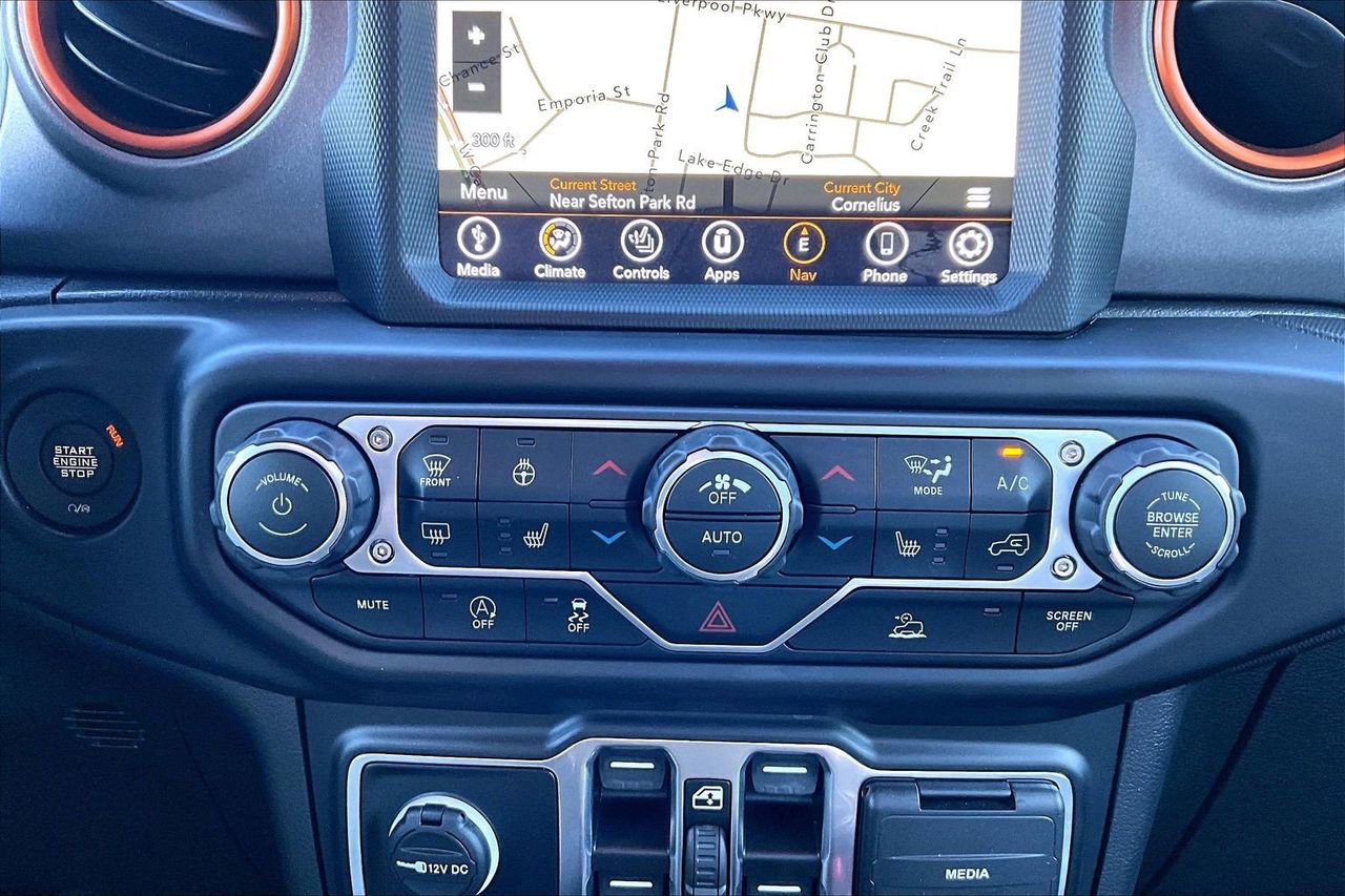 Certified 2022 Jeep Gladiator Mojave w/ LED Lighting Group AWD/4WD image 18