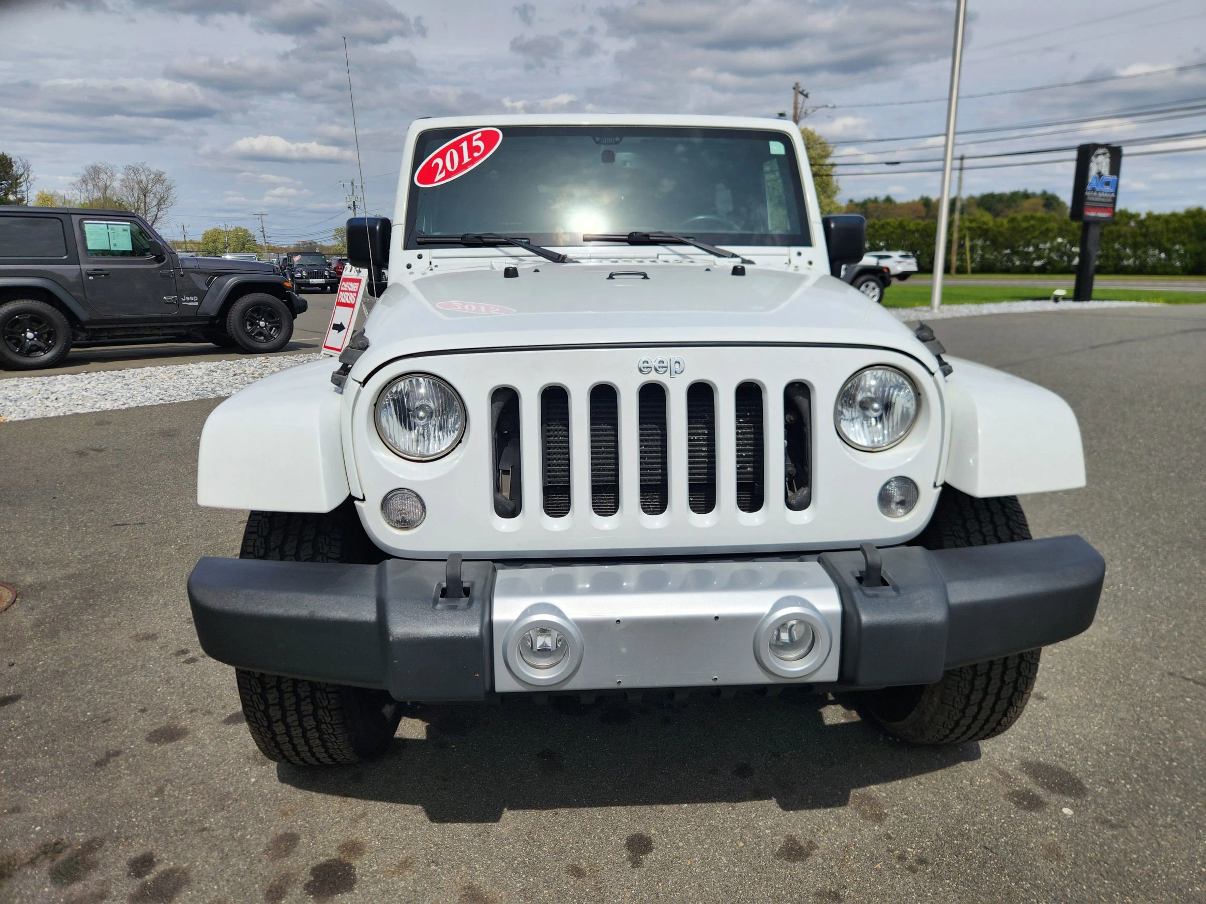 Used 2015 Jeep Wrangler Sahara w/ Dual Top Group AWD/4WD image 22