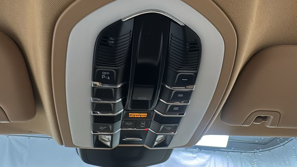 Used 2011 Porsche Panamera 4 image 30