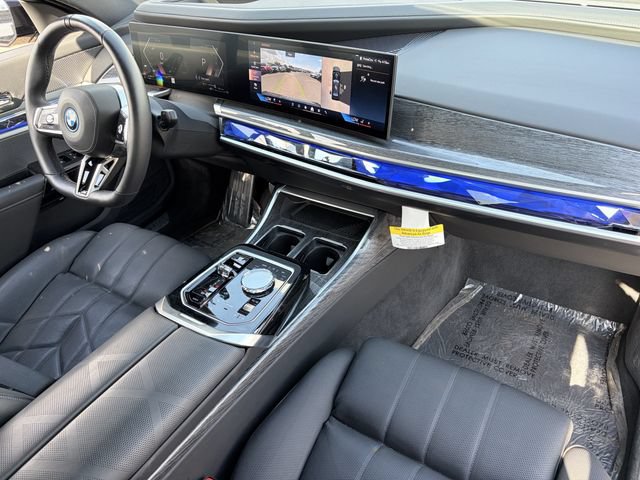Used 2025 BMW 750e xDrive AWD/4WD image 12