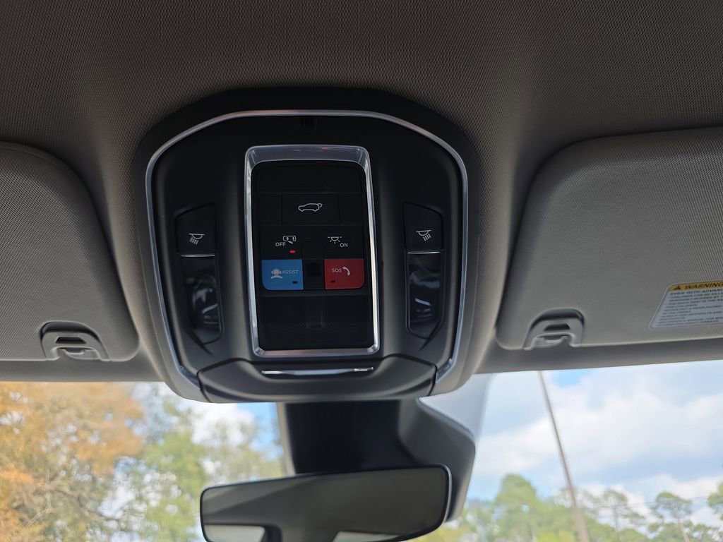 Used 2022 Jeep Wagoneer Series III w/ Flexible Seating Group image 29