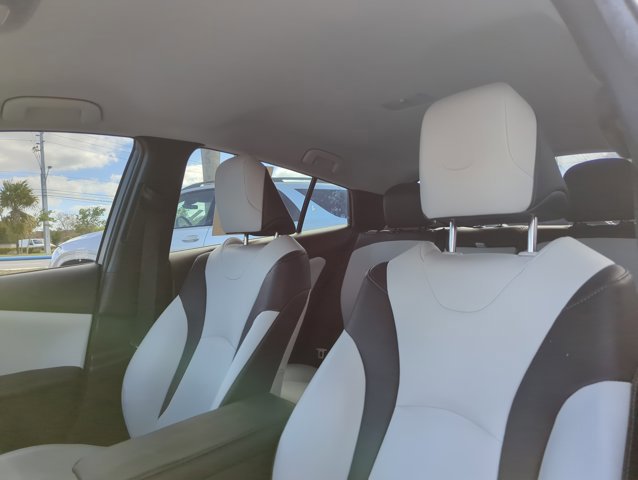 Used 2018 Toyota Prius Four image 14