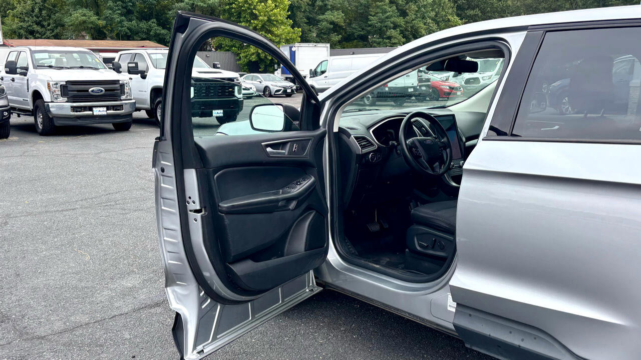 Used 2021 Ford Edge SE image 14