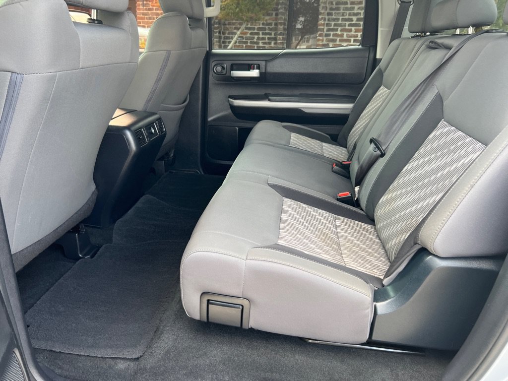 Used 2018 Toyota Tundra SR5 w/ SR5 Upgrade Package AWD/4WD image 10
