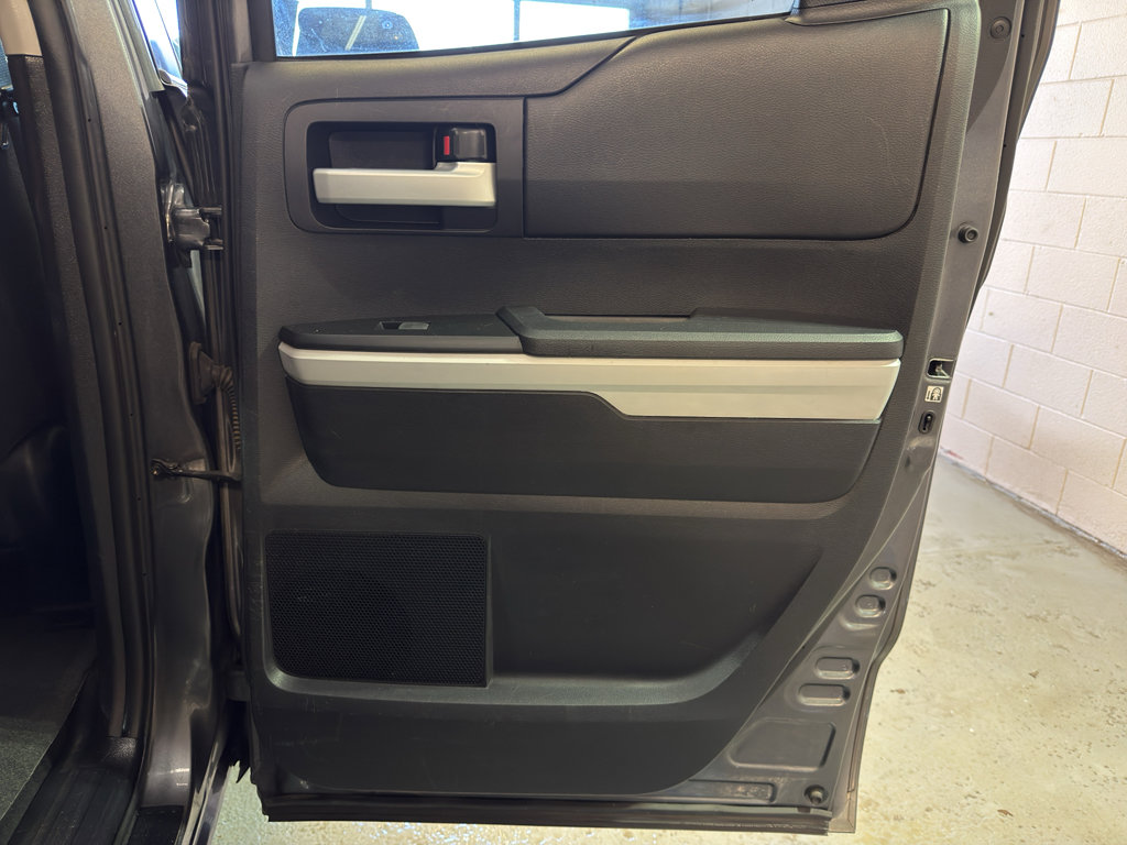 Used 2016 Toyota Tundra SR5 AWD/4WD image 23