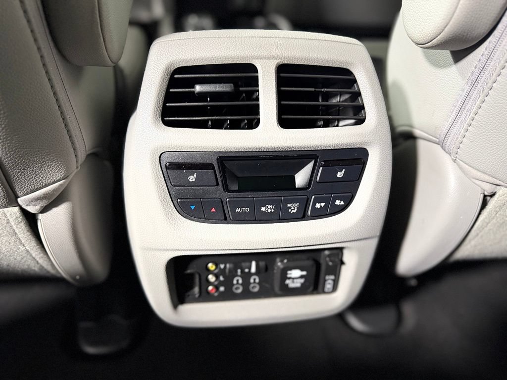 Used 2017 Honda Pilot Elite image 26