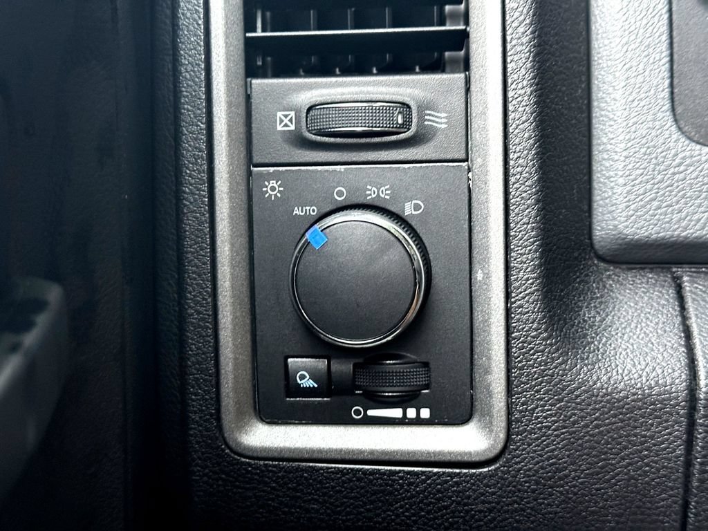 Used 2014 RAM 1500 Tradesman w/ Exterior Appearance Group RWD image 19