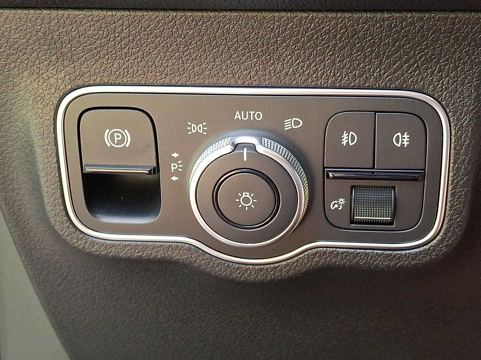 Used 2022 Mercedes-Benz GLB 250 4MATIC image 22