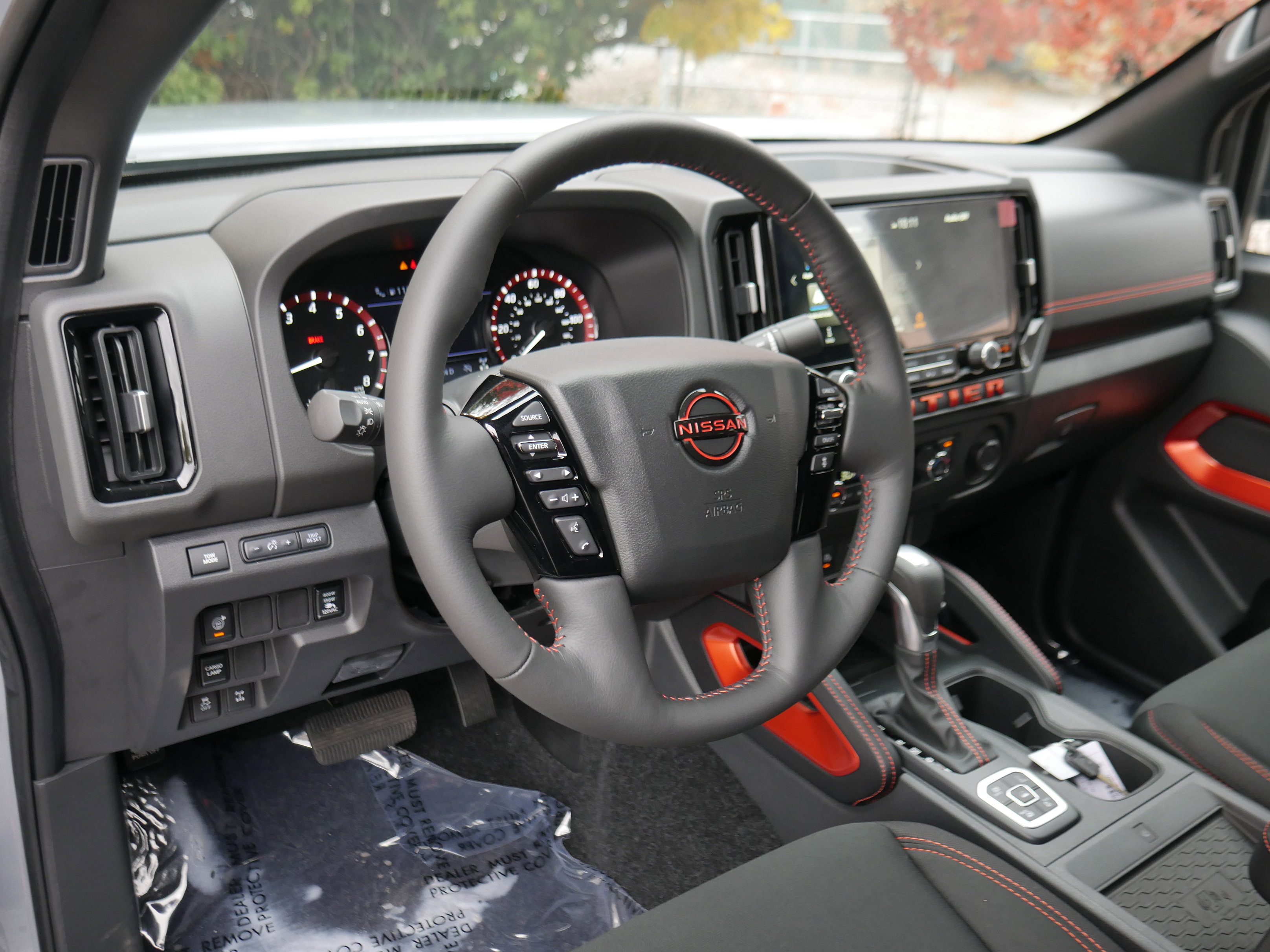New 2026 Nissan Frontier PRO-4X w/ Pro-4x Convenience Package AWD/4WD image 4