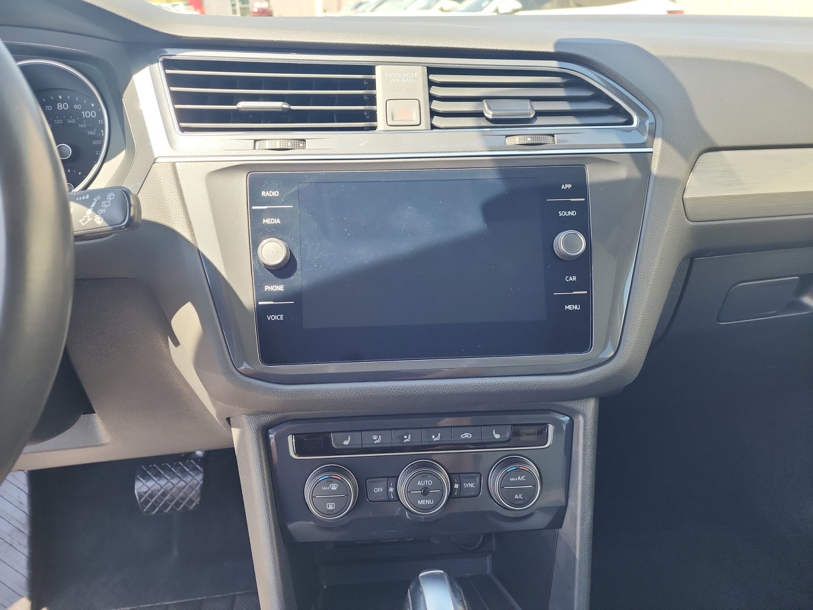 Used 2020 Volkswagen Tiguan S AWD/4WD image 12