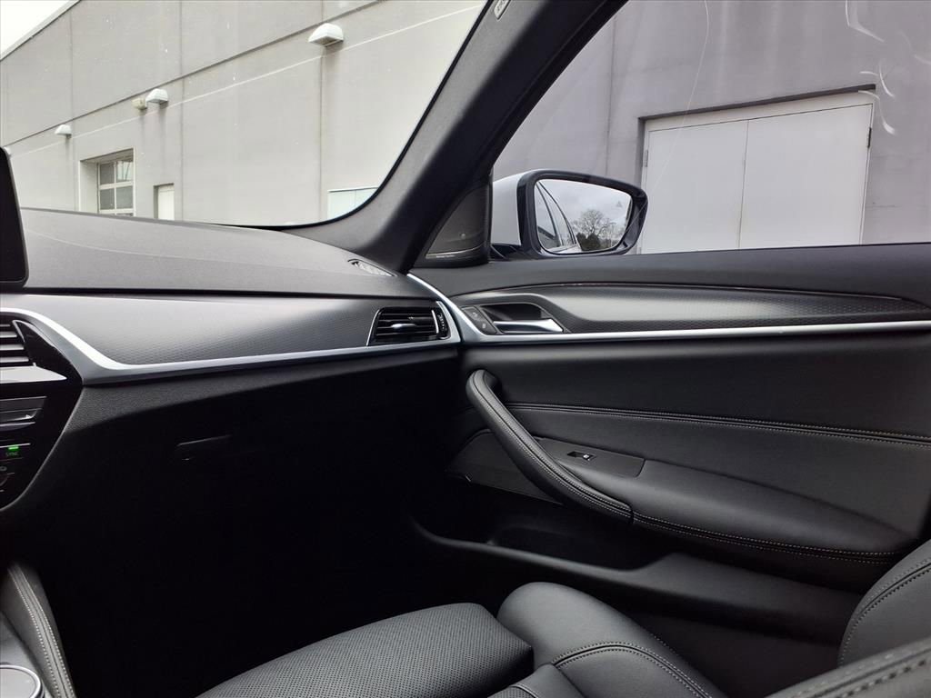 Used 2023 BMW 540i xDrive w/ M Sport Package AWD/4WD image 23