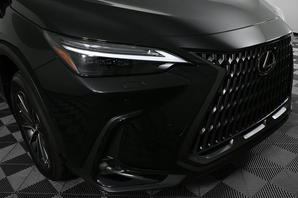 Used 2025 Lexus NX 300h AWD w/ Luxury Package image 34