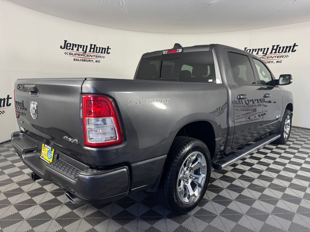 Used 2022 RAM 1500 Big Horn AWD/4WD image 6