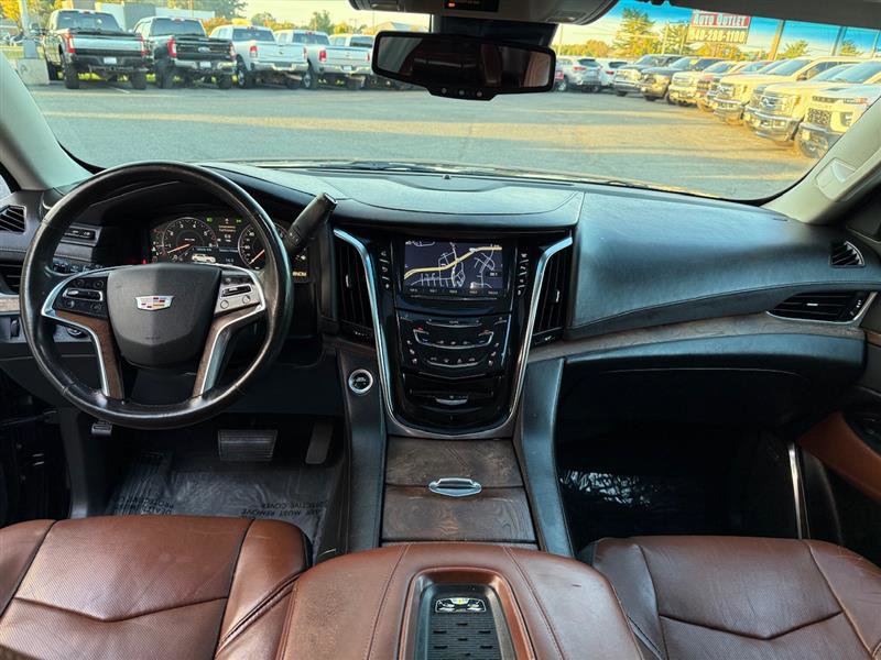 Used 2015 Cadillac Escalade ESV Luxury image 27