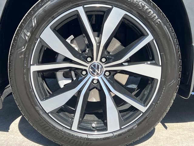 New 2026 Volkswagen Atlas Cross Sport SEL Premium R-Line image 6