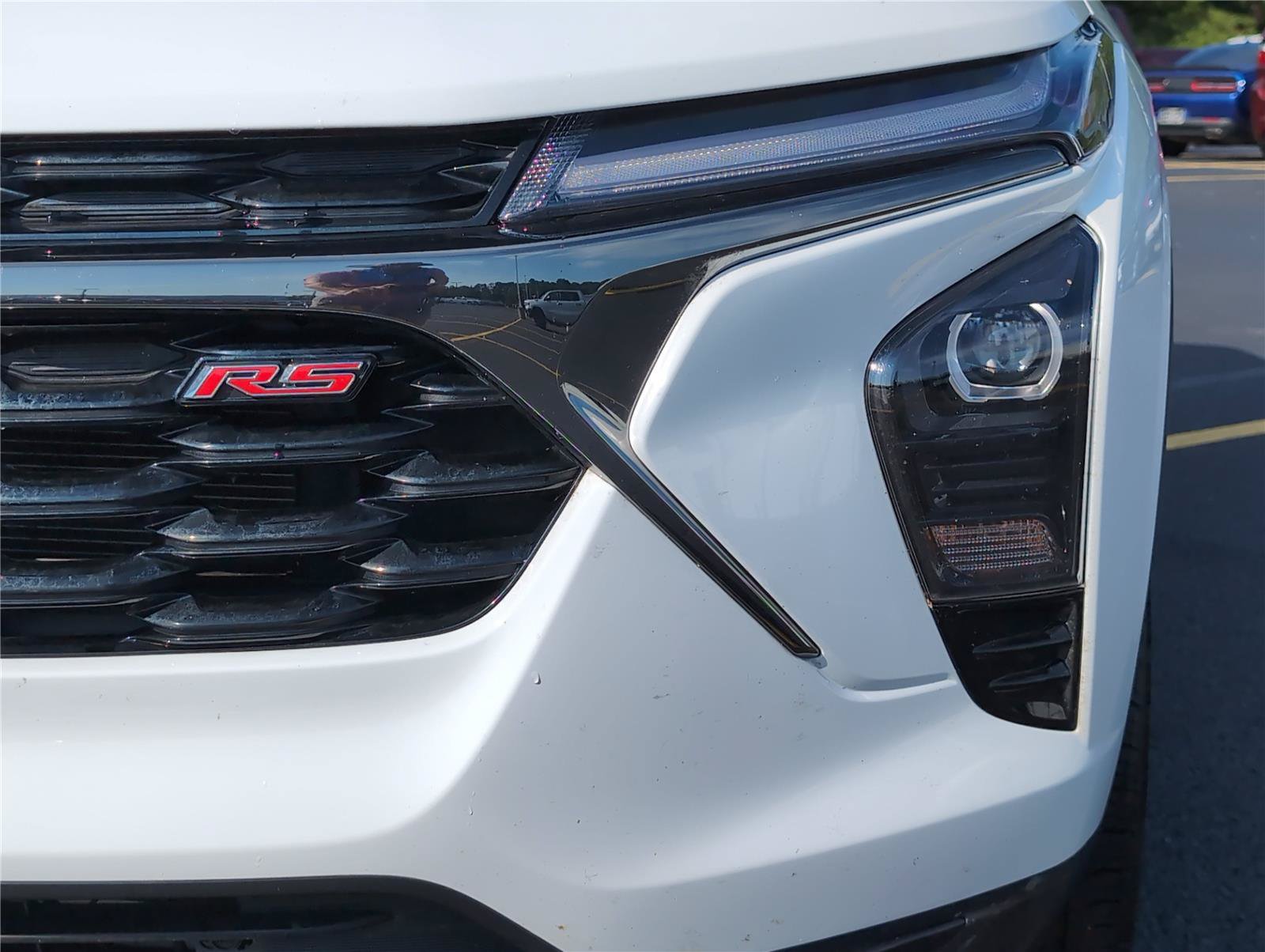 Used 2025 Chevrolet Trax RS w/ Sunroof Package FWD image 12