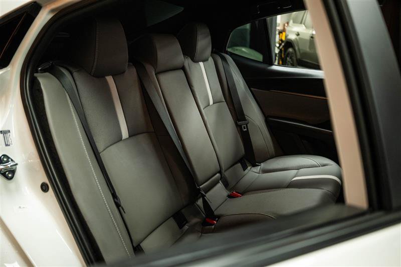 Used 2025 Toyota Camry SE w/ Convenience Package image 11