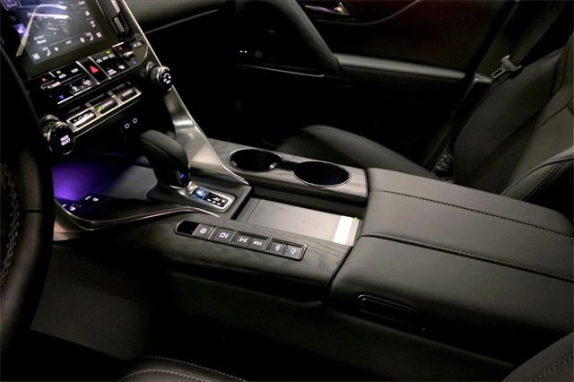 Used 2025 Lexus LX 700h Overtrail image 13