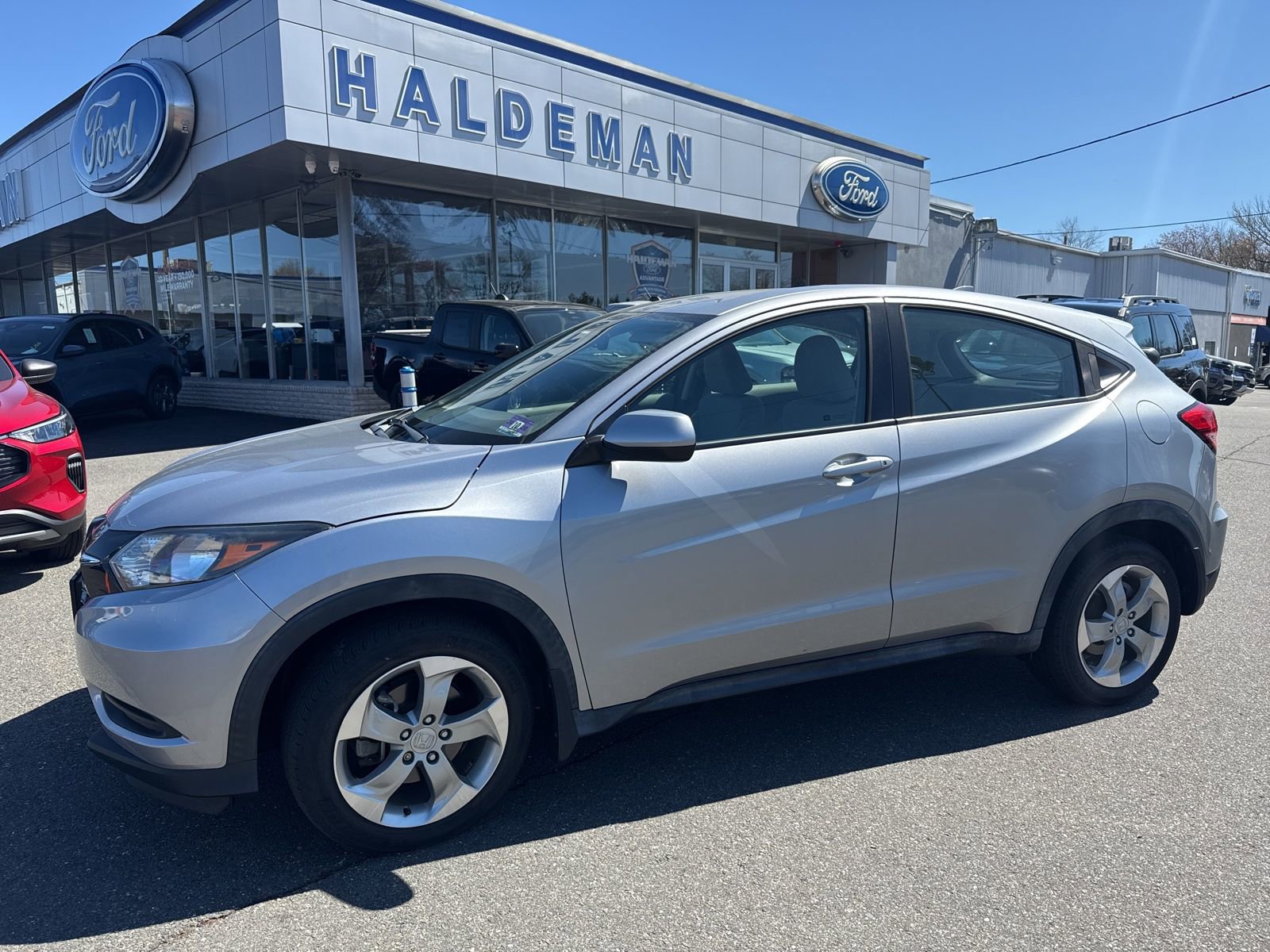 Used 2018 Honda HR-V LX image 1