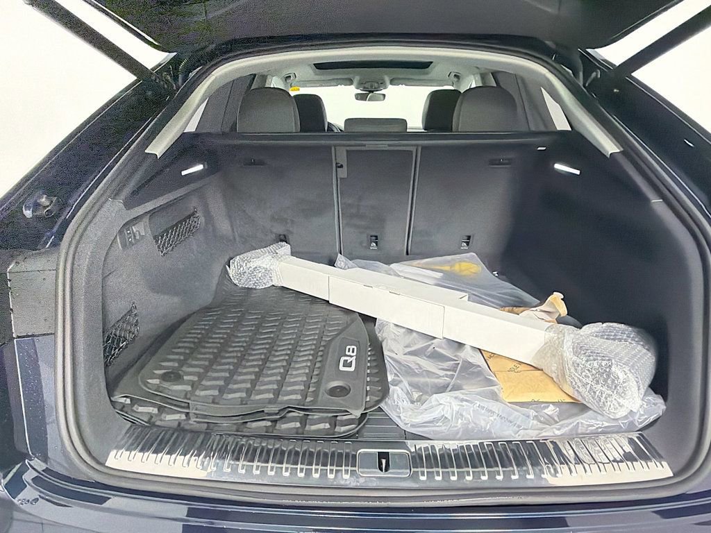 Used 2025 Audi Q8 Premium Plus image 29