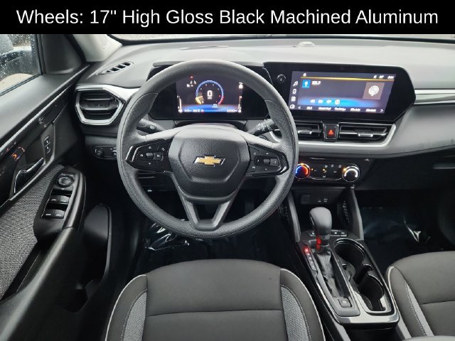 Used 2025 Chevrolet TrailBlazer LT AWD/4WD image 21