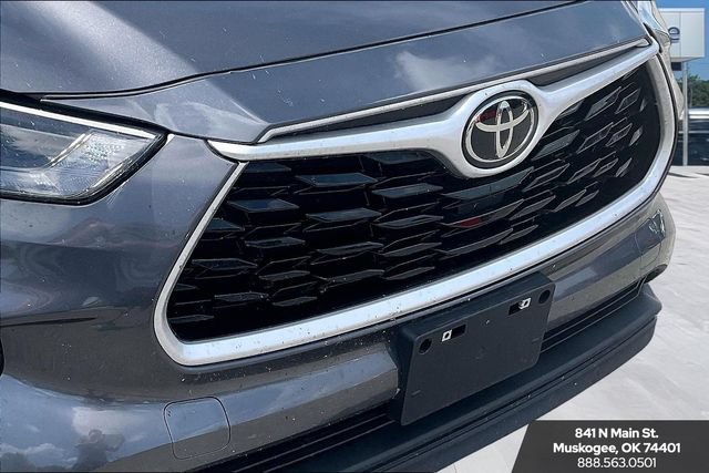 Used 2023 Toyota Highlander L FWD image 31