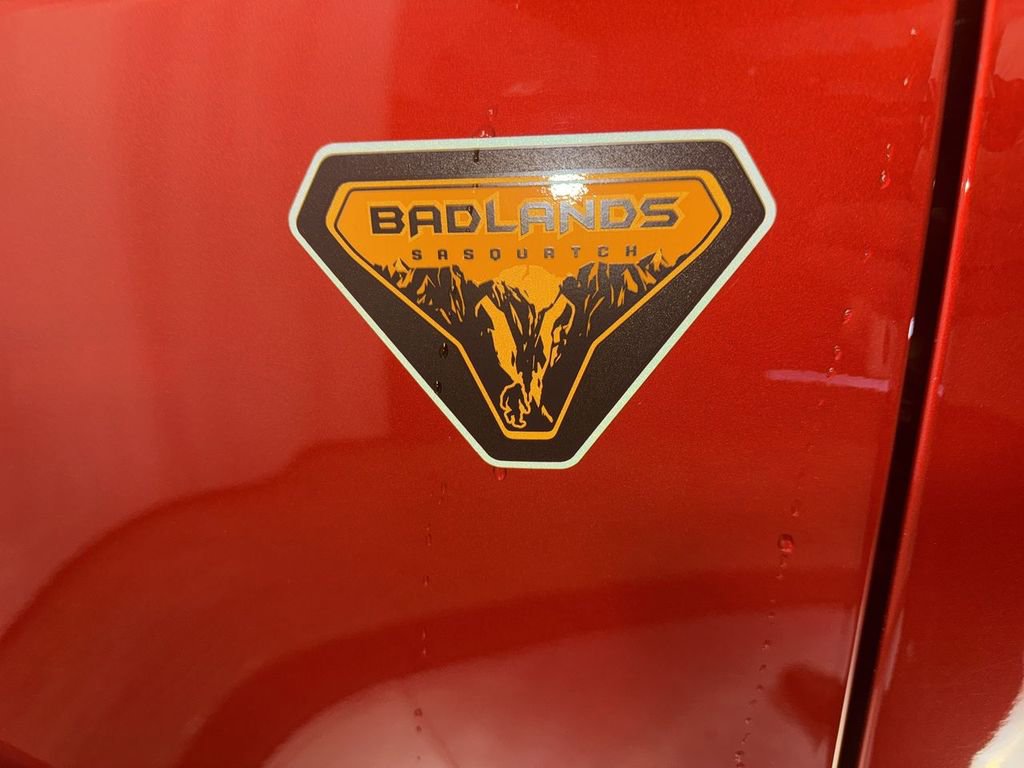 Used 2024 Ford Bronco Badlands image 15