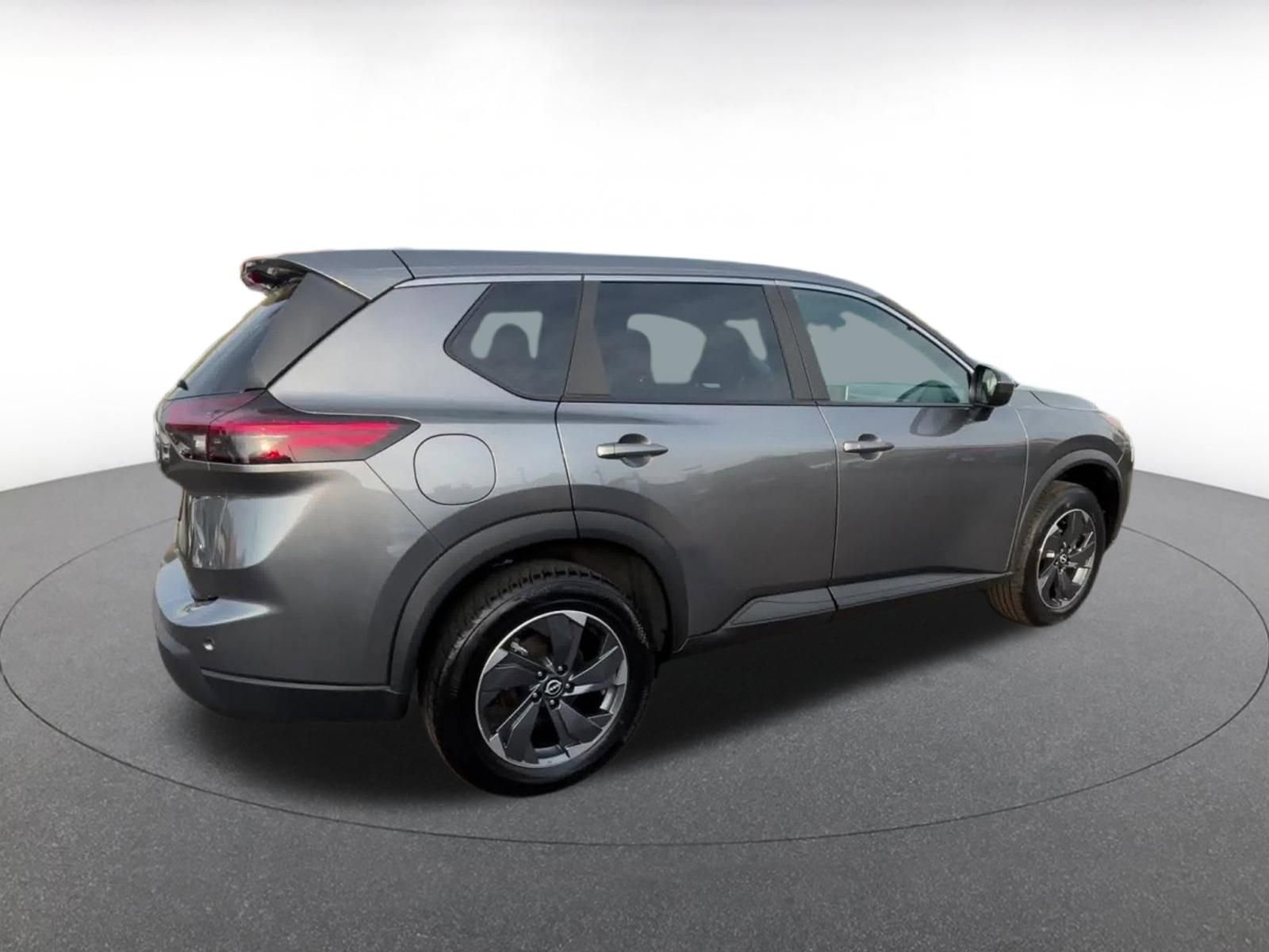 Used 2025 Nissan Rogue SV image 15