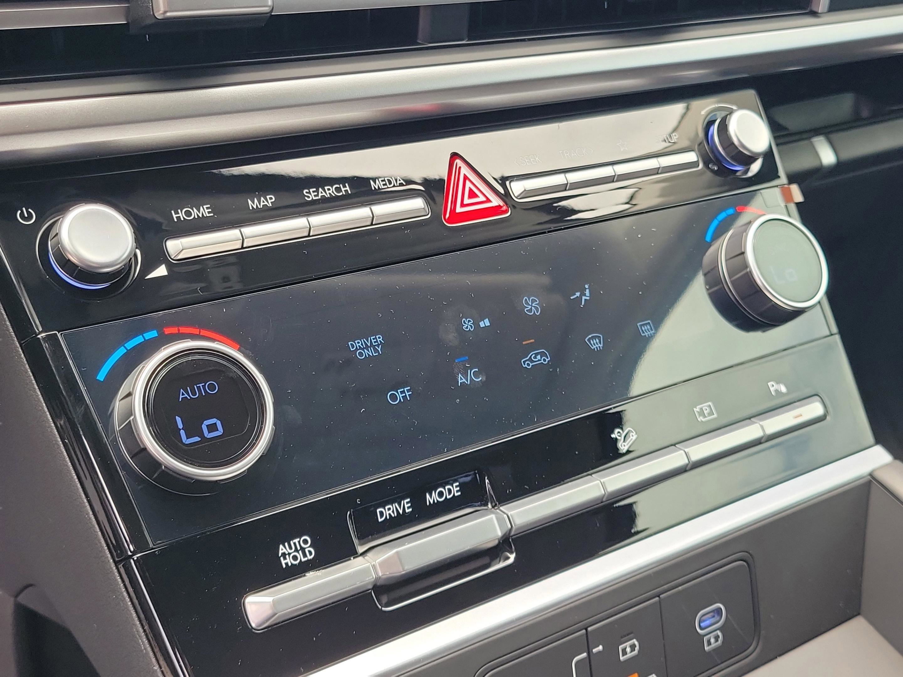 New 2026 Hyundai Santa Fe SE image 10