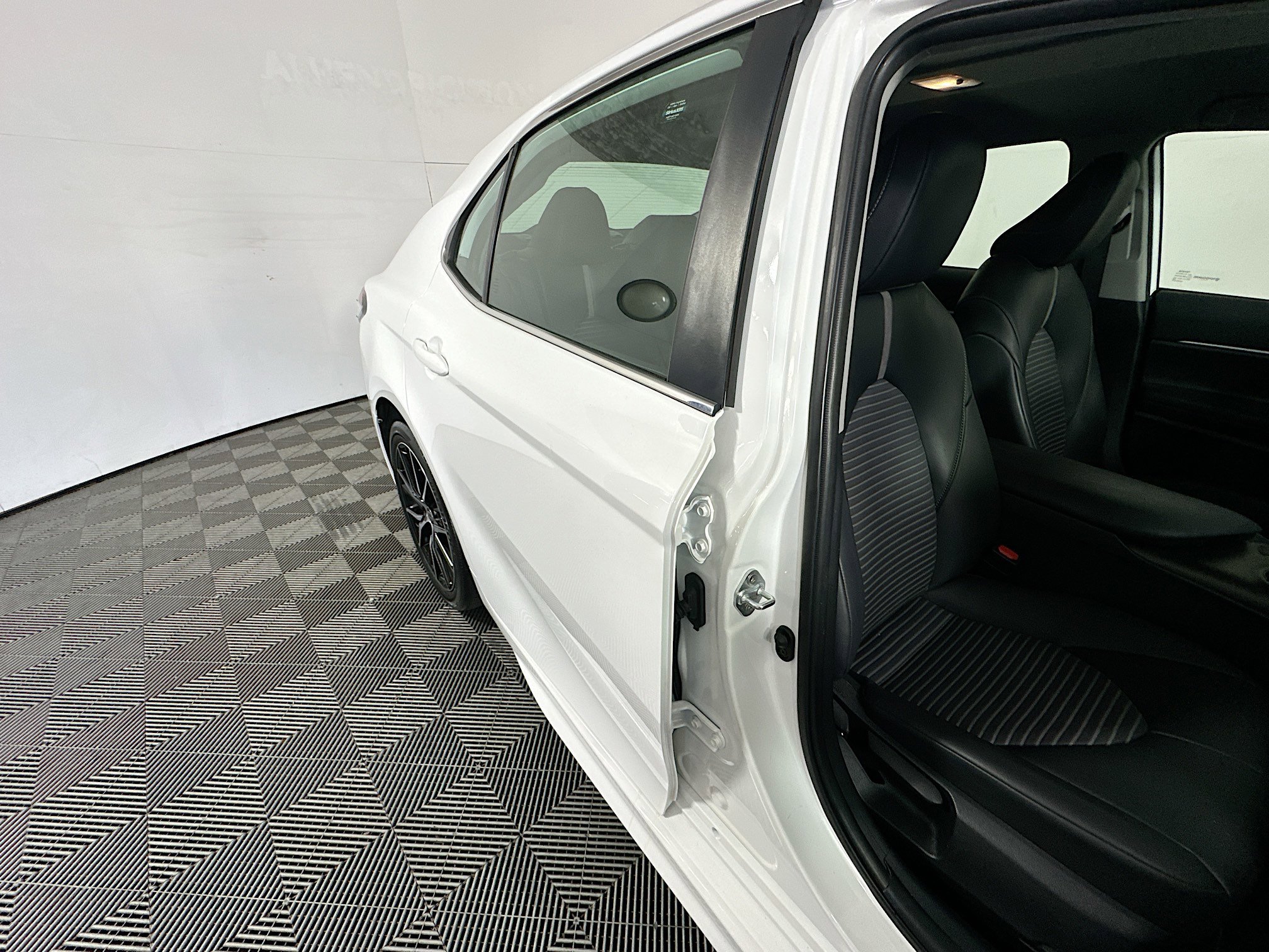 Used 2023 Toyota Camry SE FWD image 27