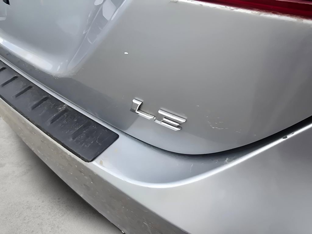 Used 2020 Toyota Camry LE image 18