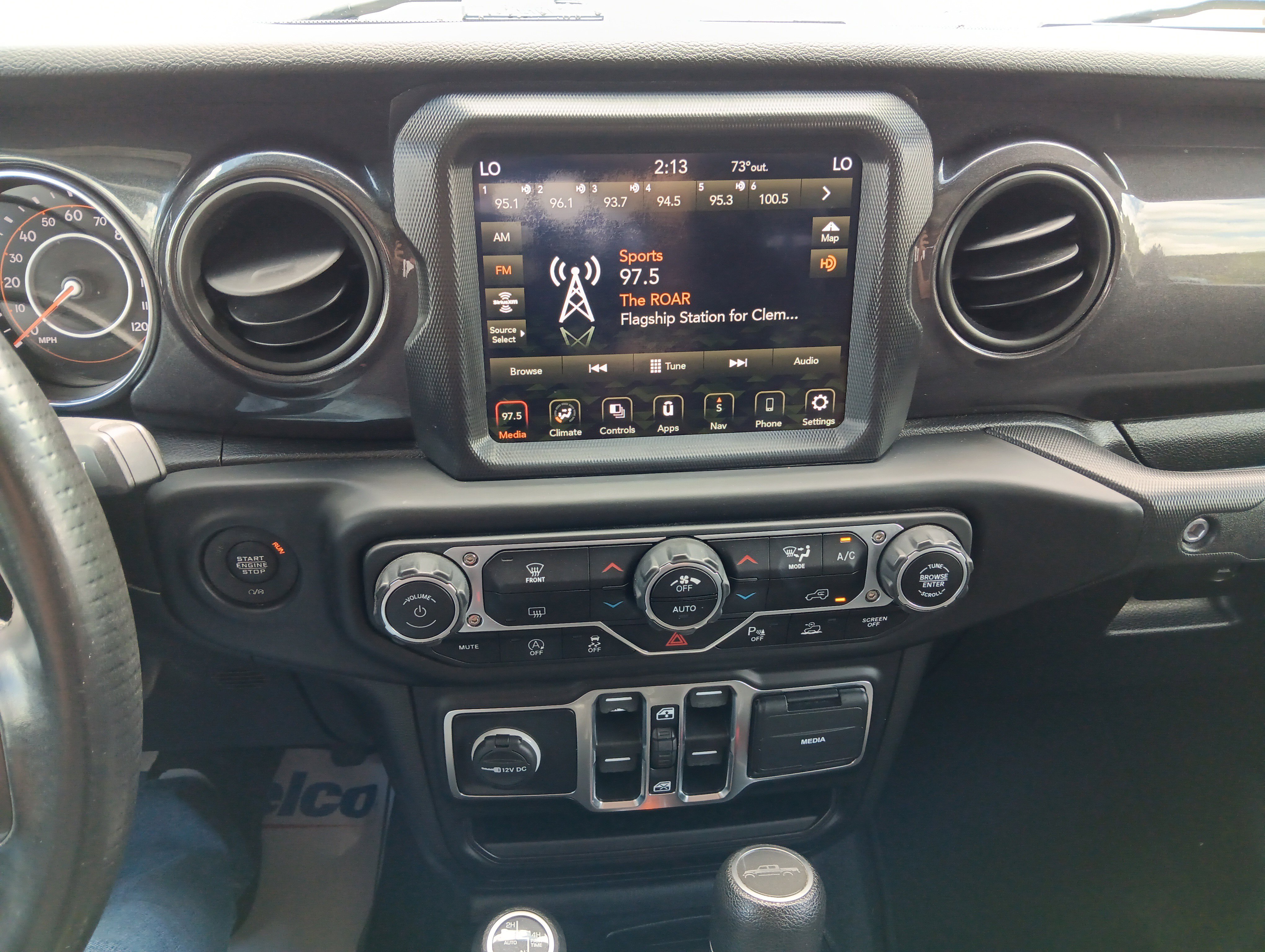 Used 2021 Jeep Gladiator Sport image 13